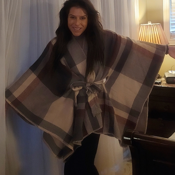 Plaid Tie-Waist Poncho - Picture 2 of 2